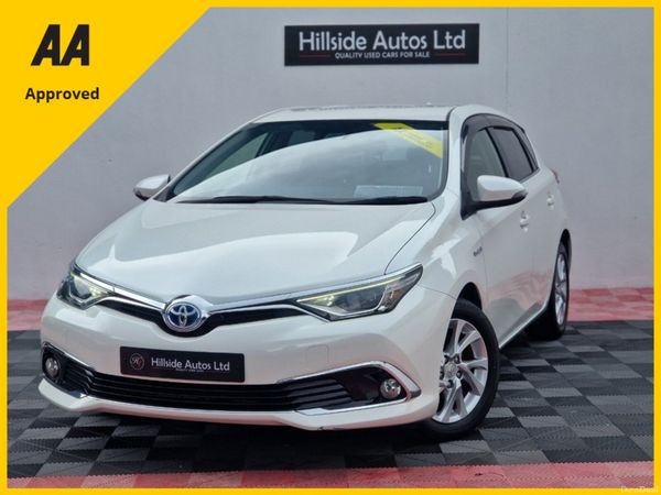 Toyota Auris Hatchback, Petrol Hybrid, 2016, White