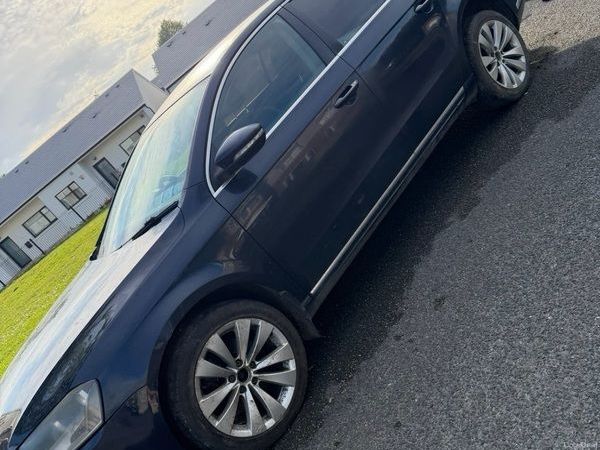 Volkswagen Passat Saloon, Diesel, 2012, Blue