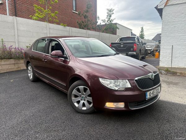 Skoda Superb Saloon, Diesel, 2010, Red