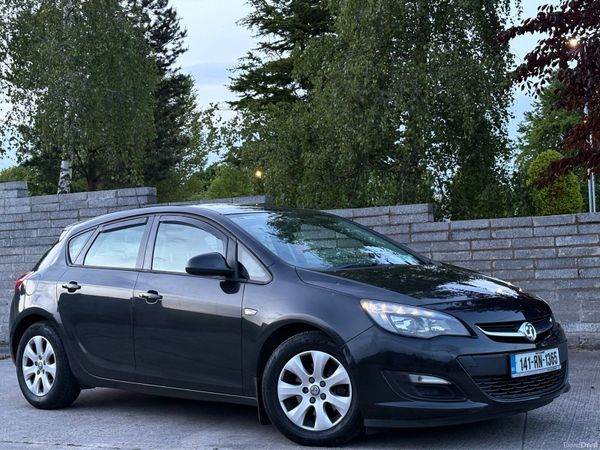 Vauxhall Astra Hatchback, Diesel, 2014, Black