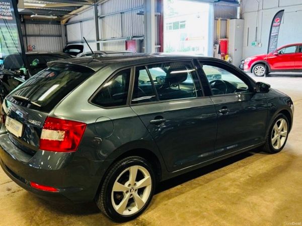 Ford Focus Hatchback, Petrol, 2010, Grey