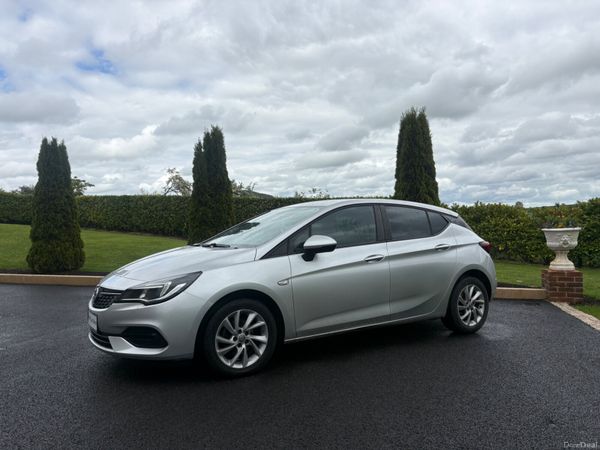 Vauxhall Astra Hatchback, Diesel, 2020, Silver