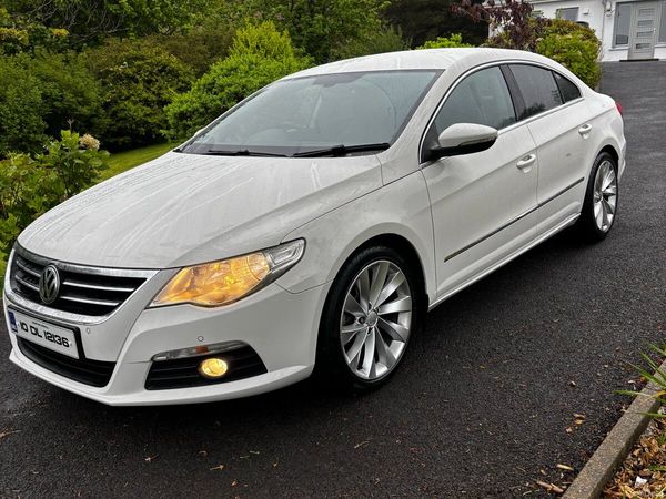 Volkswagen Passat Saloon, Diesel, 2010, White