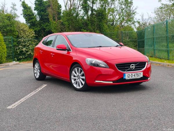 Volvo V40 Hatchback, Diesel, 2012, Red