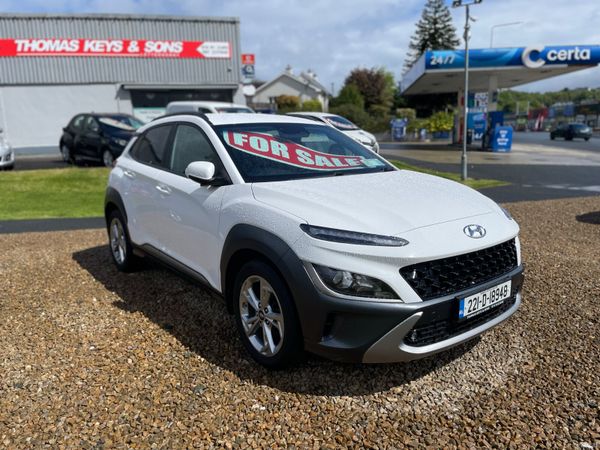 Hyundai KONA MPV, Petrol, 2022, White