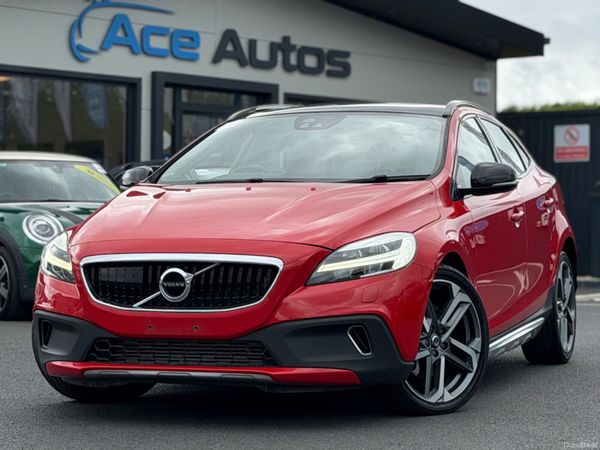 Volvo V40 Hatchback, Diesel, 2018, Red