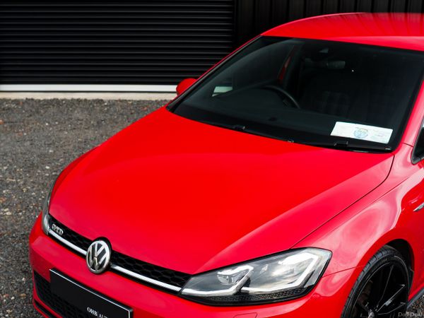 Volkswagen Golf Hatchback, Diesel, 2019, Red