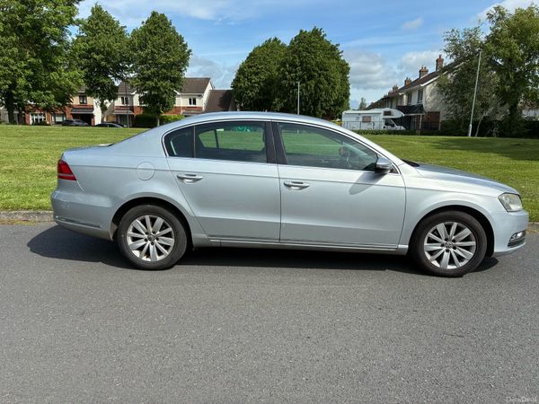 Volkswagen Passat Saloon, Diesel, 2011, Silver
