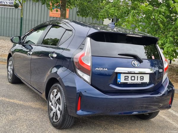 Toyota Aqua Hatchback, Petrol Hybrid, 2019, Blue