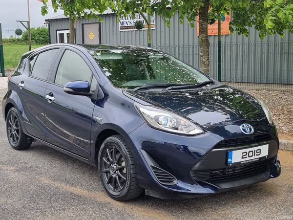 Toyota Aqua Hatchback, Petrol Hybrid, 2019, Blue