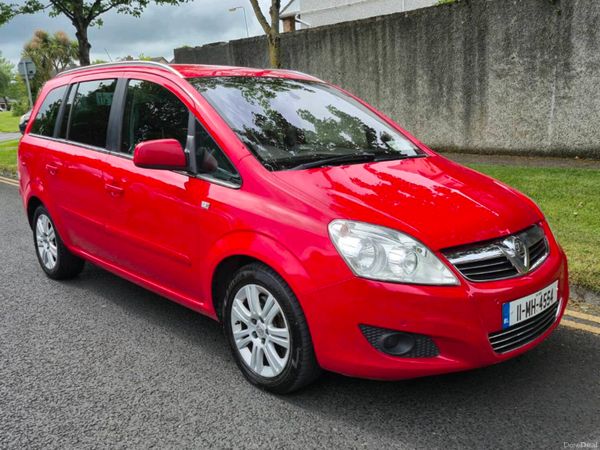 Vauxhall Zafira MPV, Diesel, 2011, Red