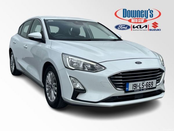 Ford Focus Hatchback, Petrol, 2019, White