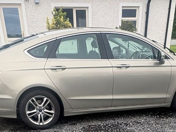 Ford Mondeo Hatchback, Diesel, 2016, Silver