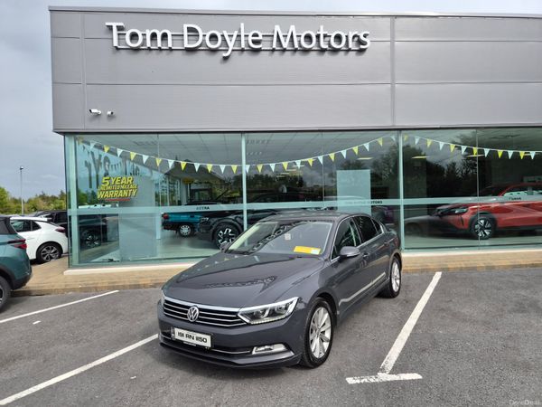 Volkswagen Passat Saloon, Diesel, 2019, Grey