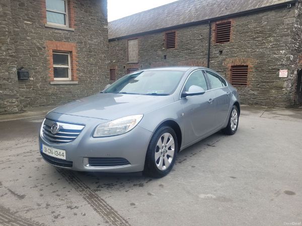 Vauxhall Insignia Hatchback, Diesel, 2013, Silver