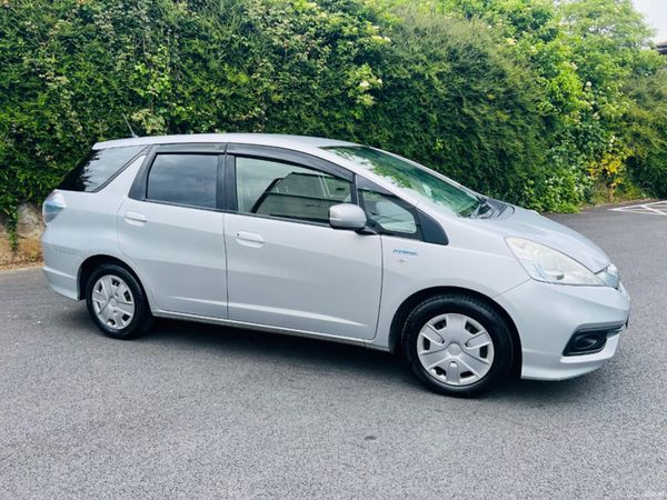 Honda Shuttle Hatchback, Petrol Hybrid, 2015, Silver