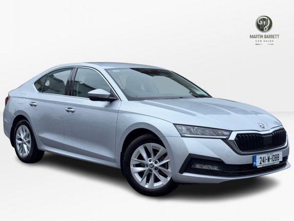 Skoda Octavia Saloon, Petrol, 2024, Grey