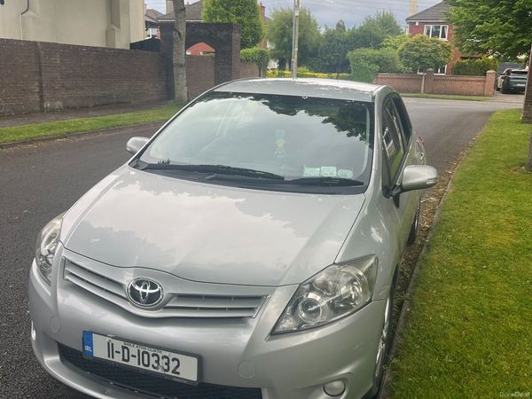 Toyota Auris Hatchback, Diesel, 2011, Silver