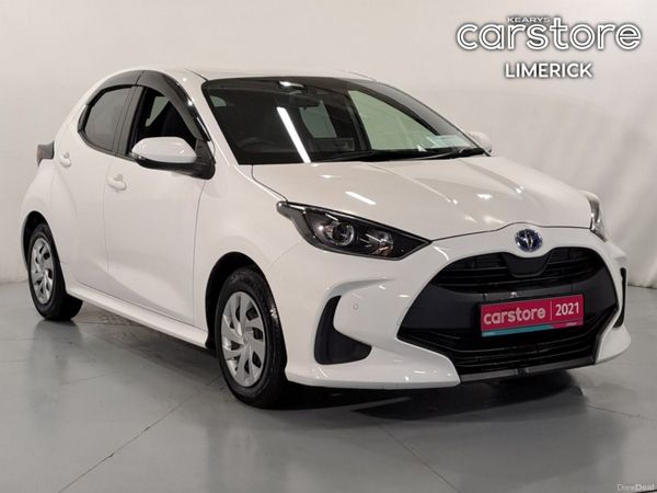 Toyota Yaris Hatchback, Petrol Hybrid, 2021, White