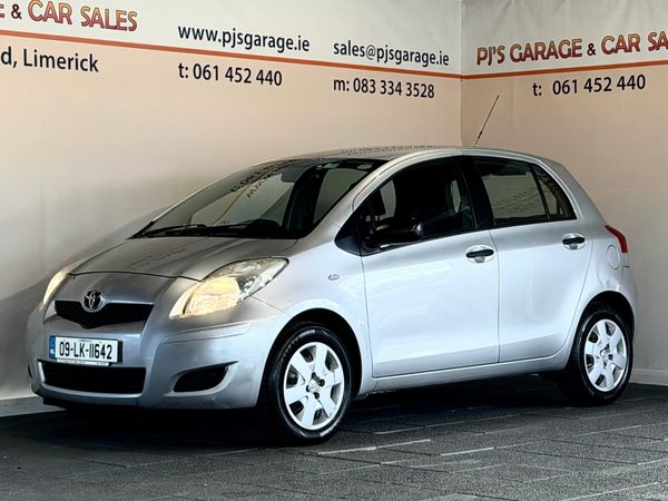 Toyota Yaris Hatchback, Petrol, 2009, Silver