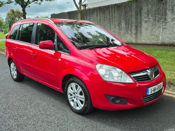 Vauxhall Zafira MPV, Diesel, 2011, Red