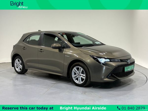 Toyota Corolla Hatchback, Petrol Hybrid, 2019, Green