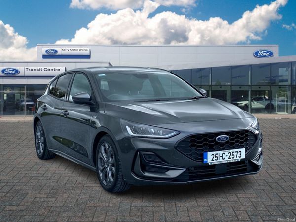 Ford Focus Hatchback, Petrol Hybrid, 2025, Grey