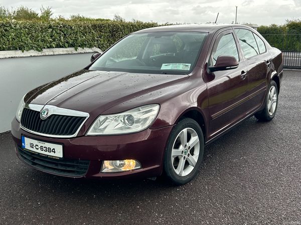 Skoda Octavia Saloon, Diesel, 2012, Red
