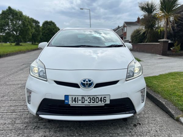 Toyota Prius Hatchback, Petrol Hybrid, 2014, White