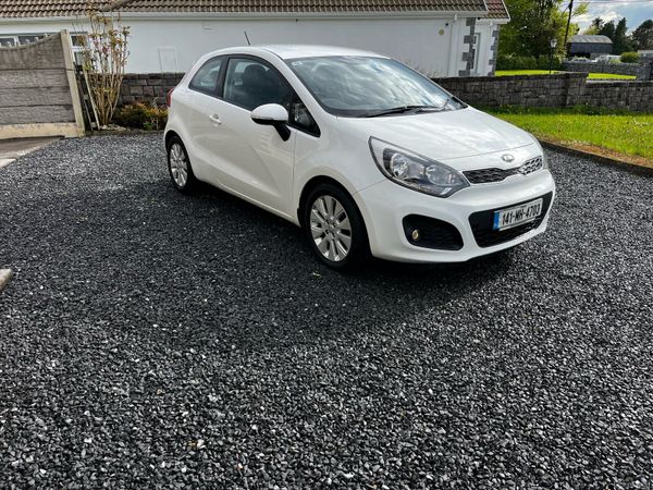 Kia Rio Hatchback, Petrol, 2014, White