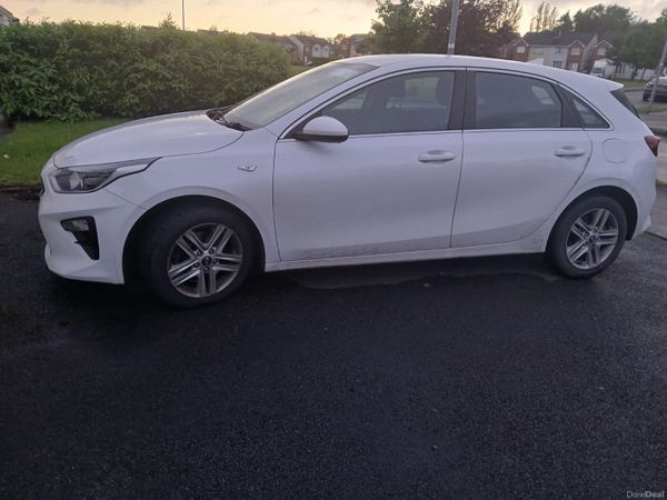 Kia Ceed Hatchback, Diesel, 2019, White