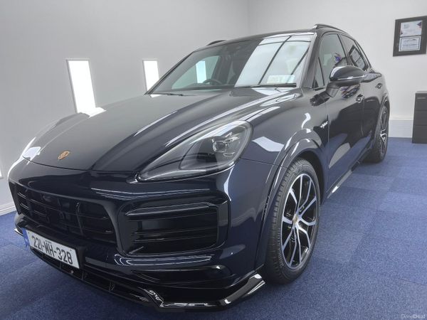 Porsche Cayenne SUV, Petrol Plug-in Hybrid, 2022, Blue