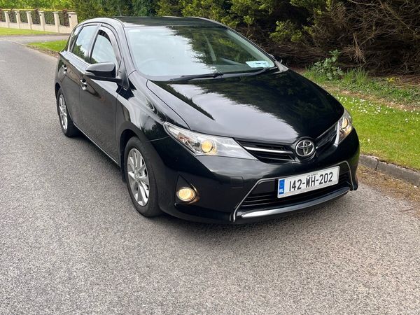 Toyota Auris Hatchback, Diesel, 2014, Black