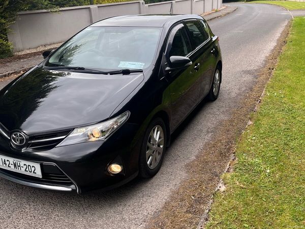 Toyota Auris Hatchback, Diesel, 2014, Black