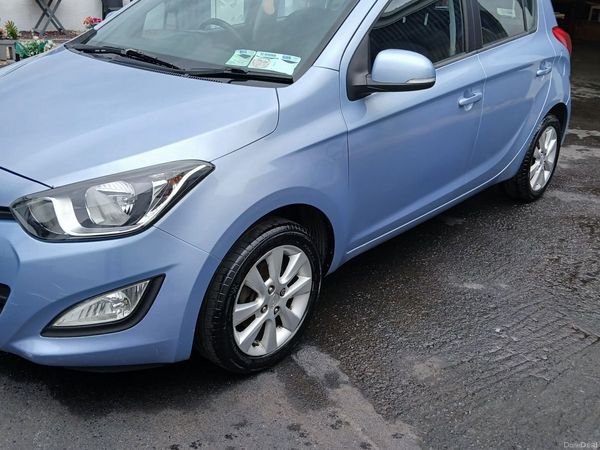 Hyundai i20 Hatchback, Diesel, 2013, Blue