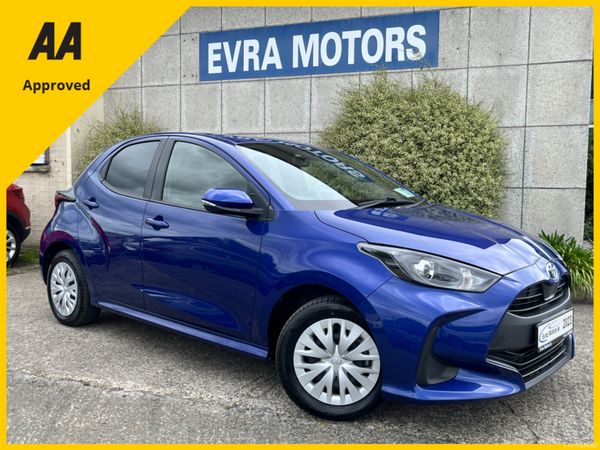 Toyota Yaris Hatchback, Petrol Hybrid, 2023, Blue