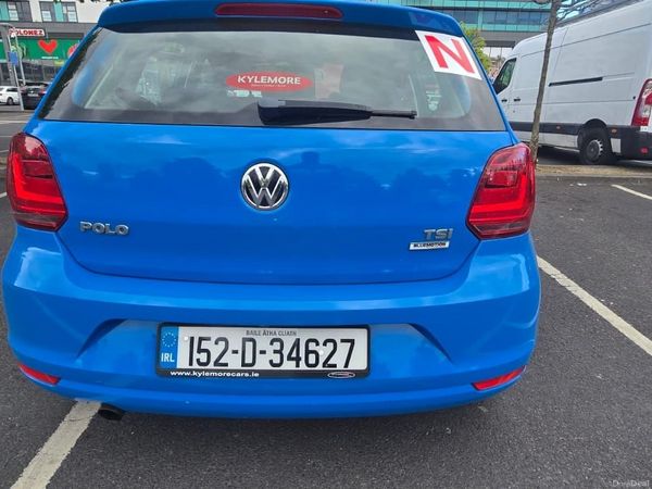Volkswagen Polo Hatchback, Petrol, 2015, Blue