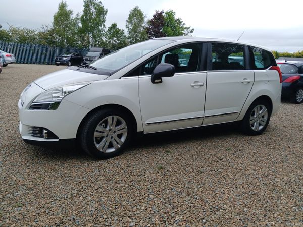 Peugeot 5008 MPV, Diesel, 2015, White