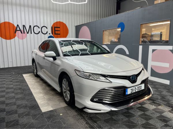 Toyota Camry Saloon, Petrol, 2021, White