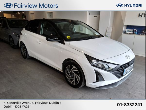 Hyundai i20 Hatchback, Petrol, 2024, White