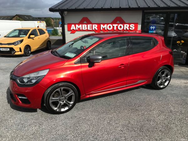 Renault Clio Hatchback, Petrol, 2015, Red