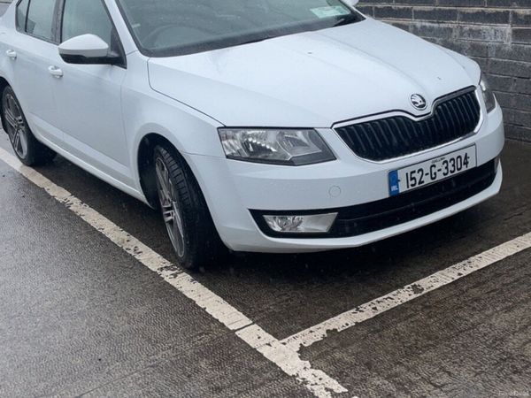 Skoda Octavia Hatchback, Diesel, 2015, White