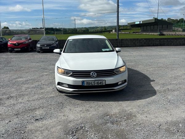 Volkswagen Passat Saloon, Diesel, 2015, White