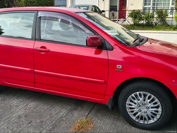 Toyota Corolla Hatchback, Petrol, 2004, Red