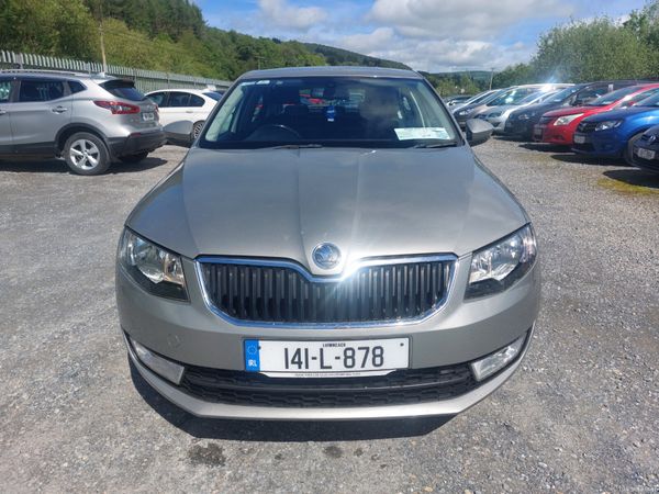 Skoda Octavia Saloon, Diesel, 2014, Beige