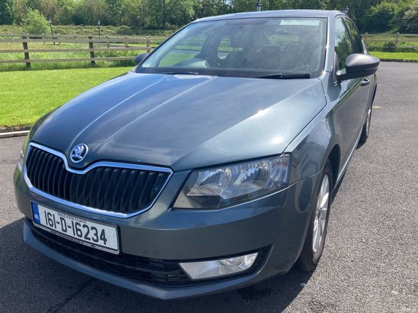 Skoda Octavia Saloon, Diesel, 2016, Grey
