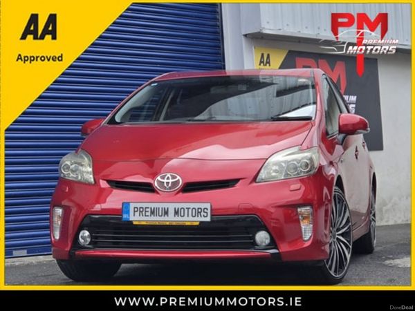 Toyota Prius Hatchback, Petrol Hybrid, 2014, Red
