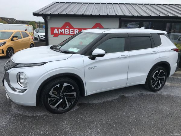 Mitsubishi Outlander SUV, Petrol Plug-in Hybrid, 2023, White