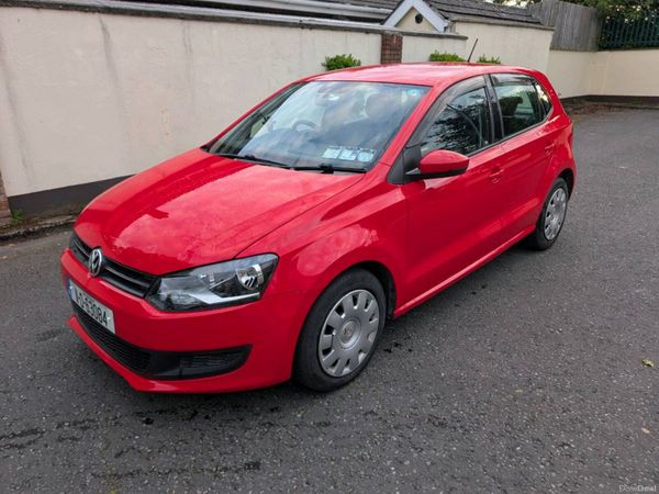Volkswagen Polo Hatchback, Petrol, 2011, Red