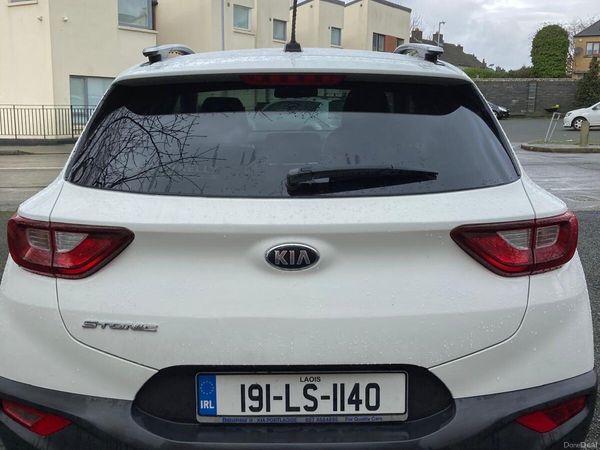 Kia Stonic Estate/Jeep, Petrol, 2019, White
